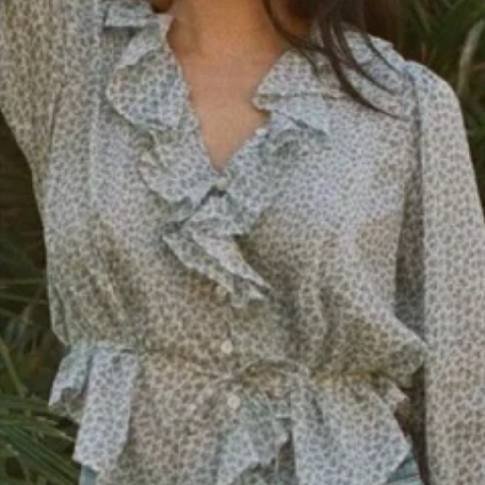 Doen Leanna Top in Bluebell Hillside Bloom